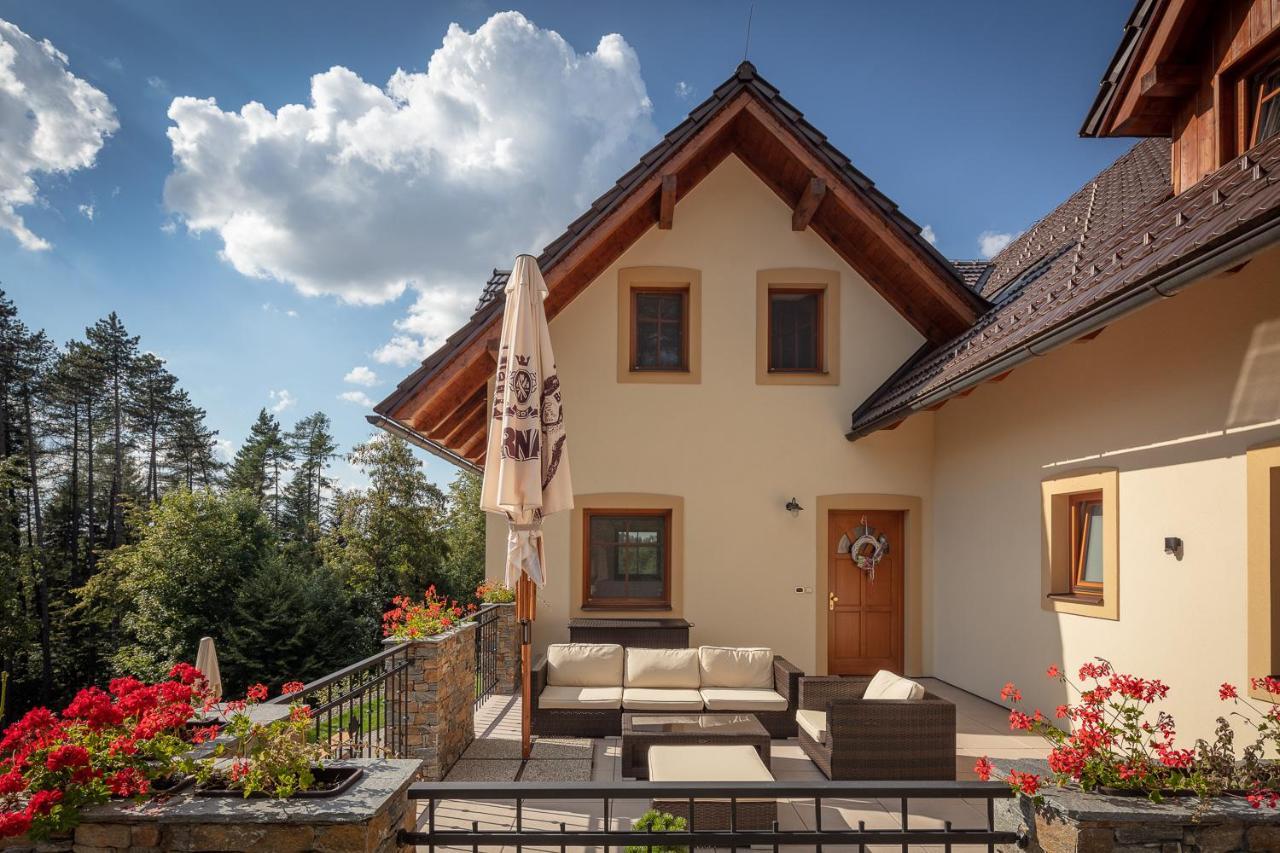 Penzion Na Kraji Lesa Valasske Mezirici Exterior foto